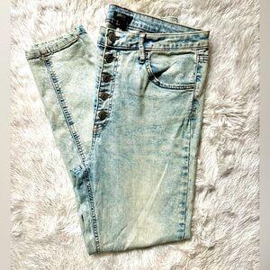 Size 14 Light Wash Distressed Blue Button-Fly Women Jeans by Wild Fable
